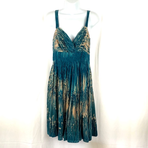Anthropologie Dresses & Skirts - Anthropologie lil silk wide strap dress 6